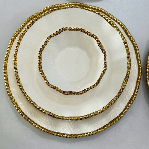 24 Piece Dinner Set Gold & White
