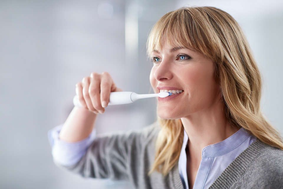 Philips Protectiveclean 6100 Sonic Electric Toothbrush HX6877/23